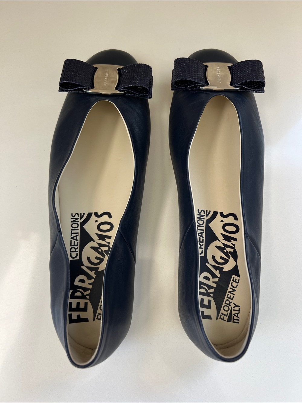Salvatore Ferragamo creations Vara bow navy blue leather flats 10 - Picture 7 of 12